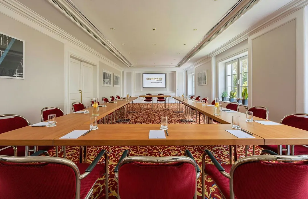 Courtyard By Marriott Hamburg Airport-1